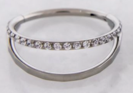 18G TITANIUM HINGED SEGMENT CLICKER WITH DOUBLE FAN (18G) (3/8") clear